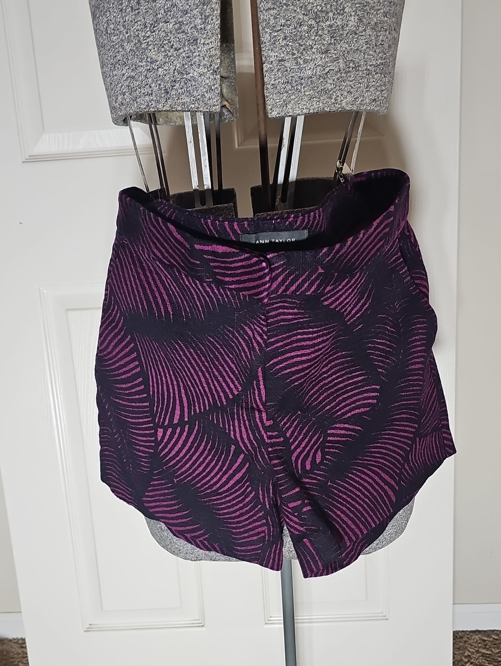 Ann Taylor Devin City Stretch Cotton Dress Shorts Palm Leaf Pockets Size 4
